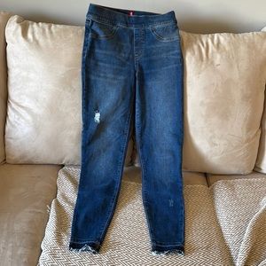 Spanx Distressed Ankle Skinny Jeans, Medium wash.  Size small. Only tried on.
